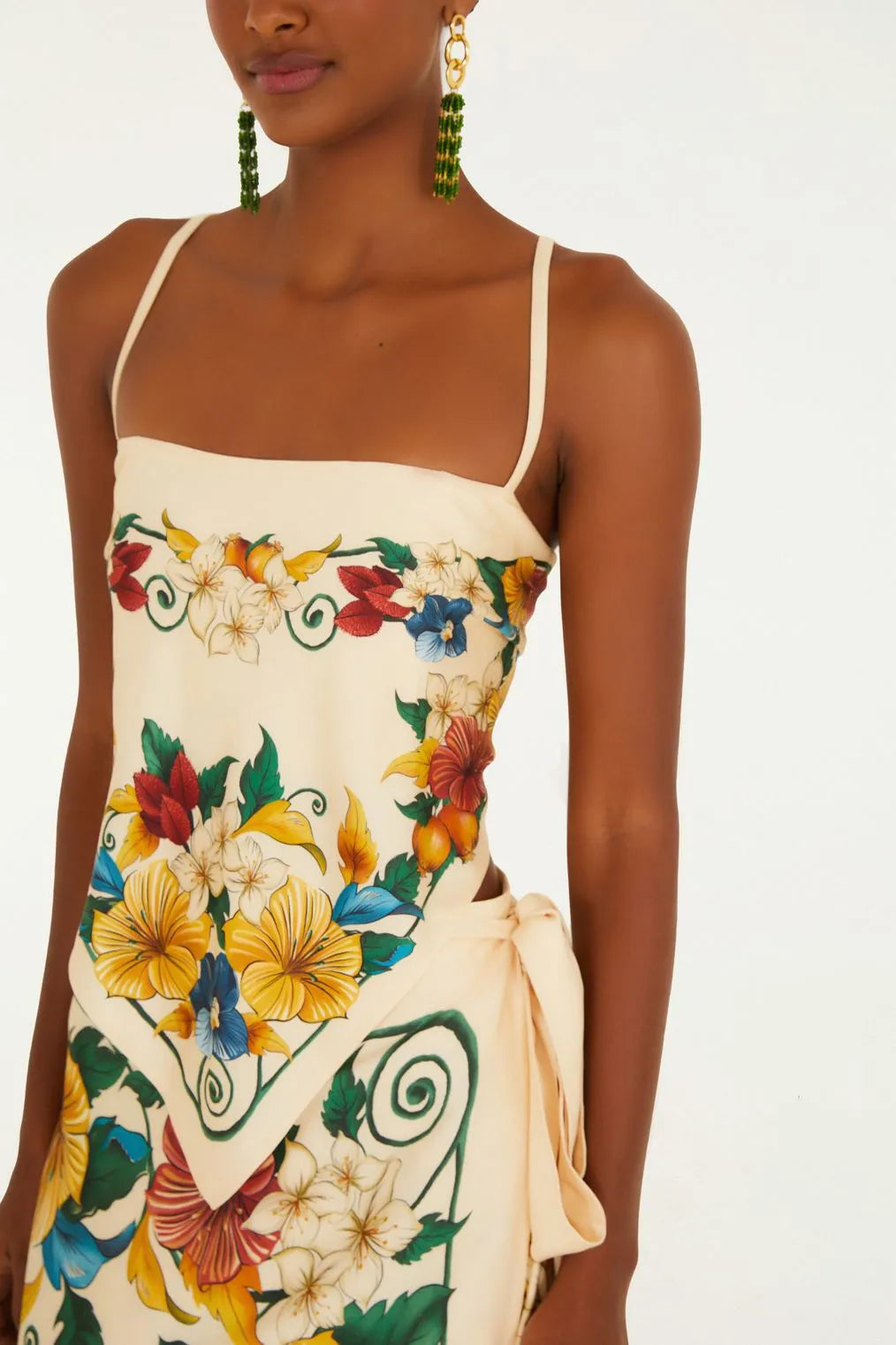 Detalhe do tecido e da estampa tropical da Regata Estampada Tropicalzinho Farm