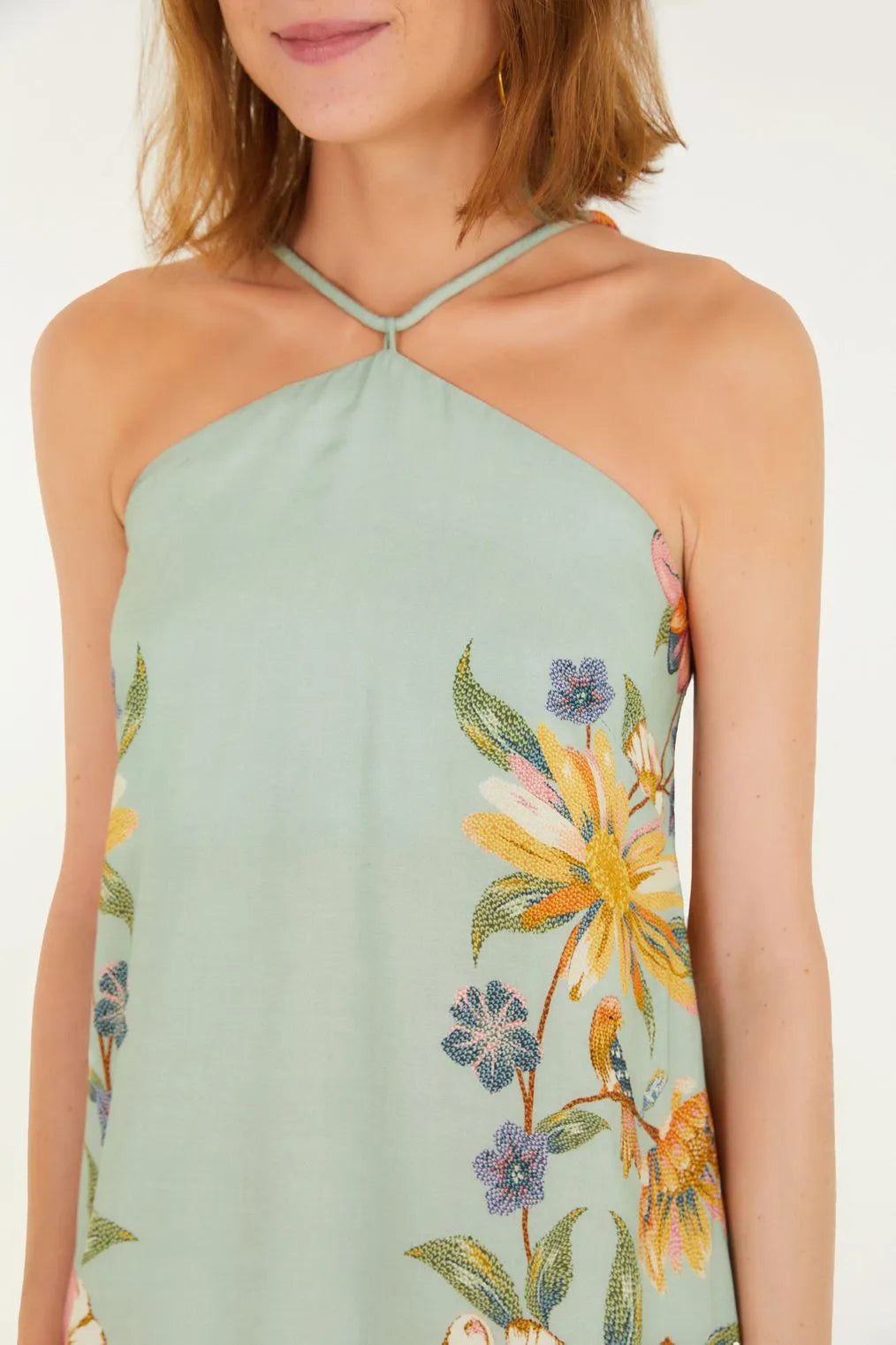 Detalhe da estampa Maira e do tecido leve do Vestido Curto Farm